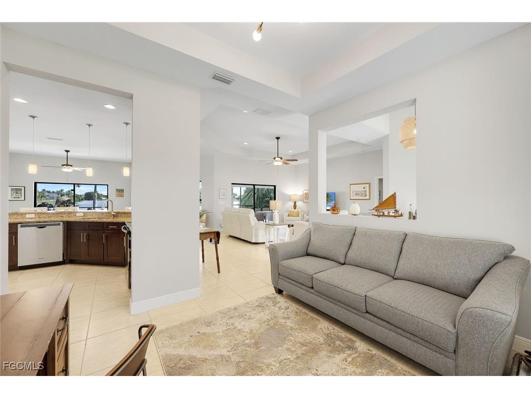 401 NE 19th Place Cape Coral FL 33909 2025019972 image13