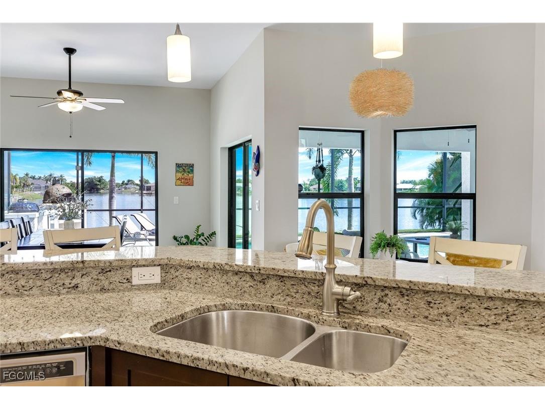401 NE 19th Place Cape Coral FL 33909 2025019972 image17
