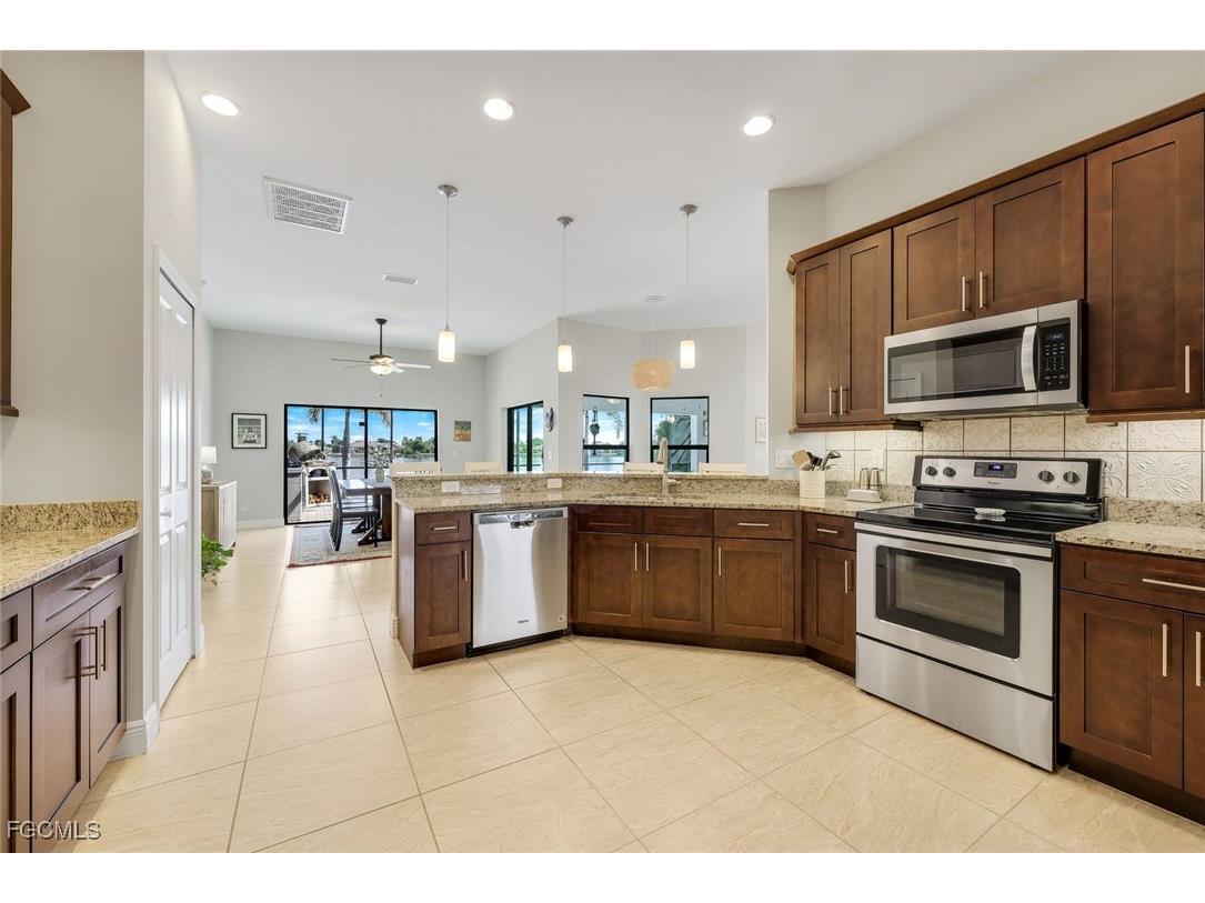 401 NE 19th Place Cape Coral FL 33909 2025019972 image19