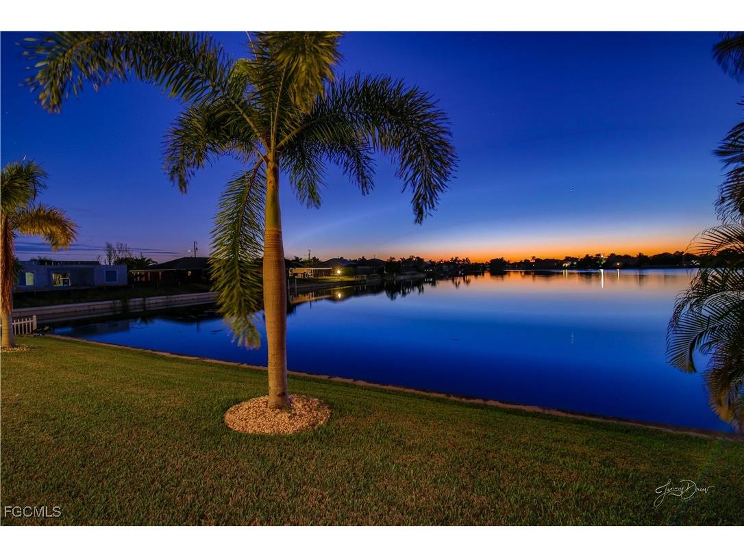 401 NE 19th Place Cape Coral FL 33909 2025019972 image2
