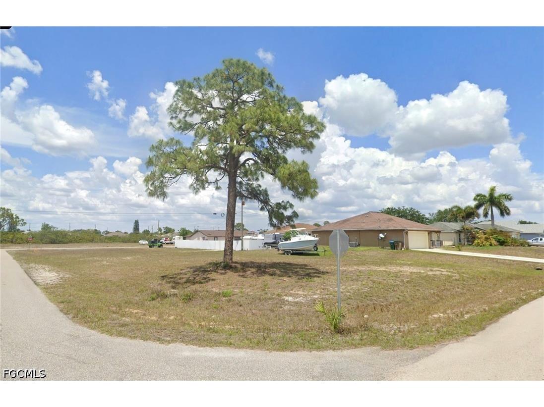 401 NE 24th Terrace Cape Coral FL 33909 2026023251 image3