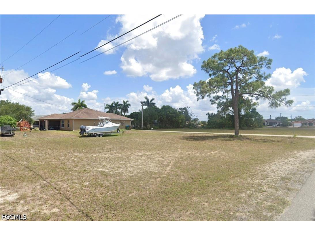 401 NE 24th Terrace Cape Coral FL 33909 2026023251 image4