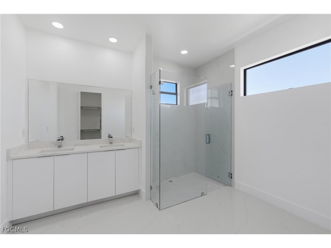 401 NW 25th Avenue Cape Coral FL 33993 2026010353 image25