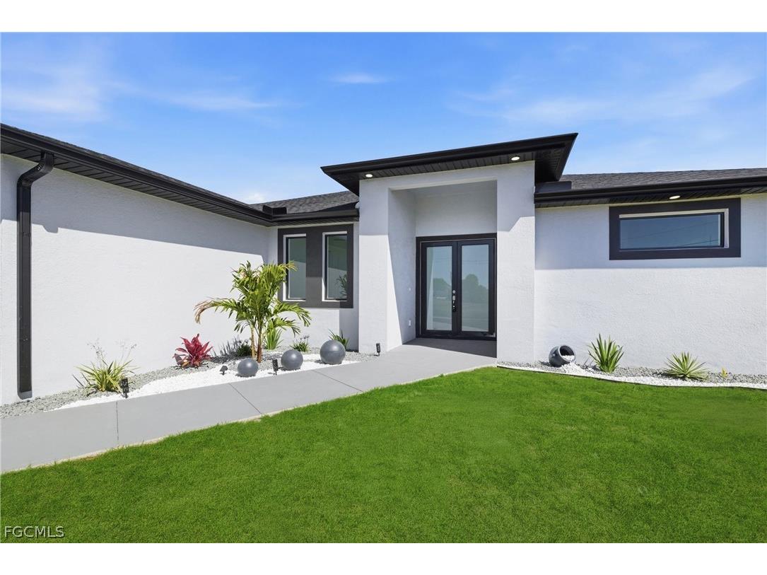 401 NW 25th Avenue Cape Coral FL 33993 2026010353 image3