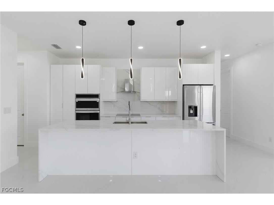 401 NW 25th Avenue Cape Coral FL 33993 2026010353 image9