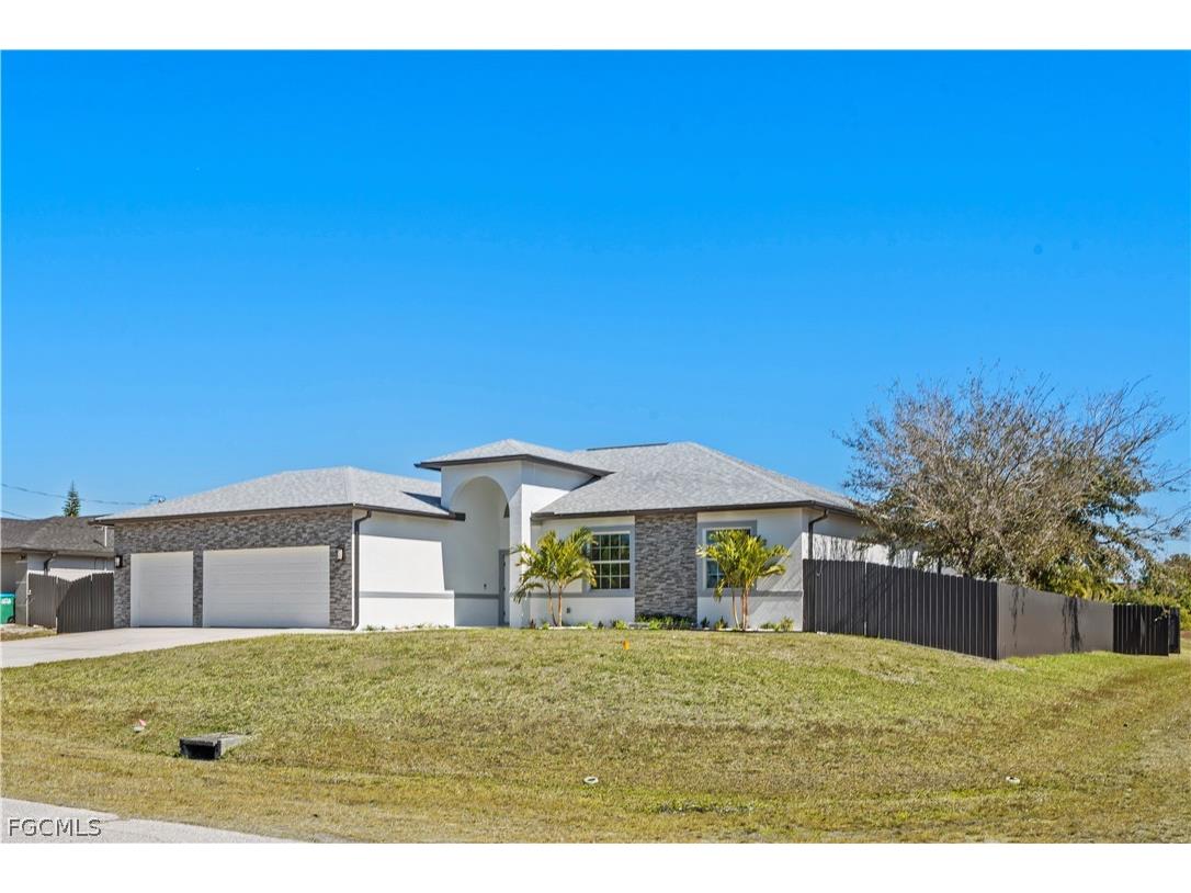 401 NW 27th Avenue Cape Coral FL 33993 2026007489 image1