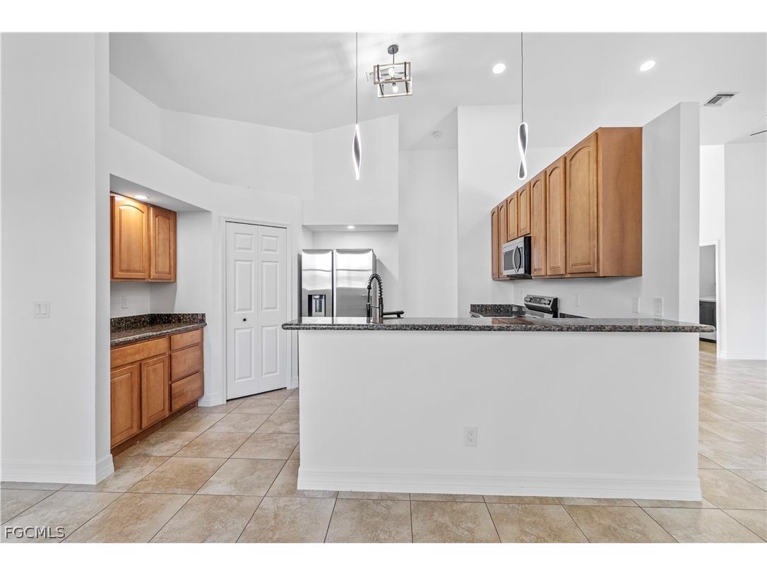 401 NW 27th Avenue Cape Coral FL 33993 2026007489 image12