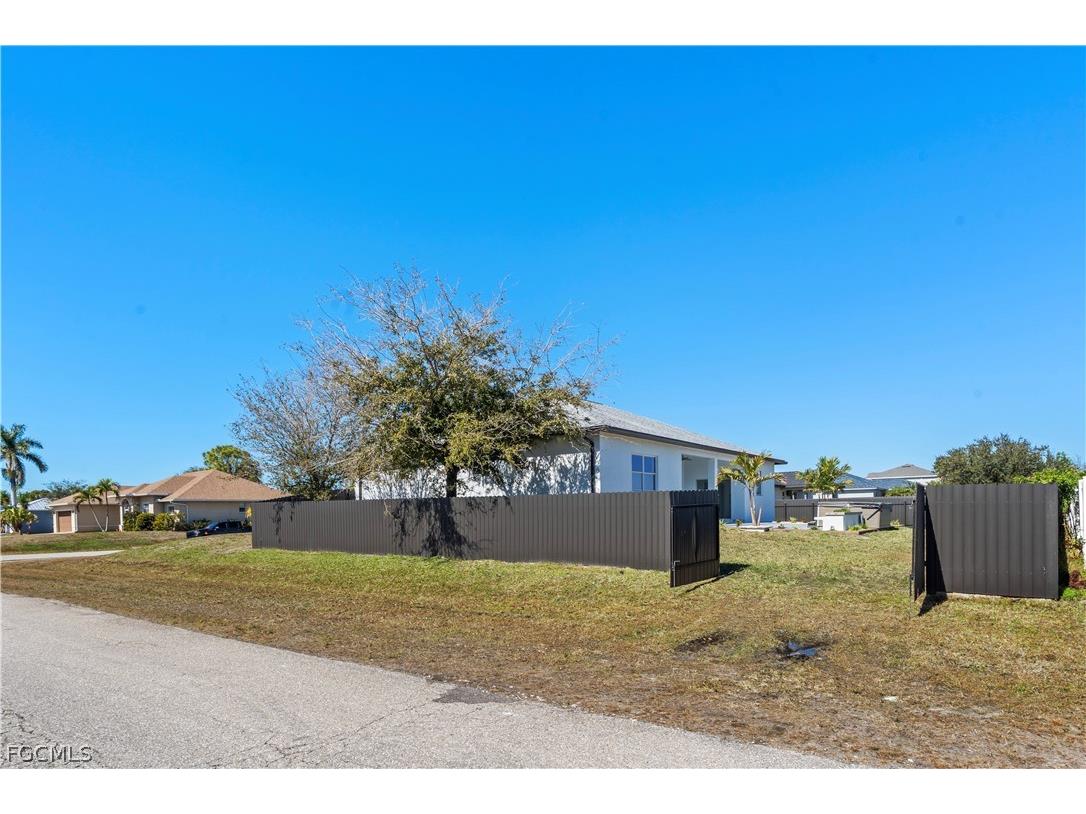 401 NW 27th Avenue Cape Coral FL 33993 2026007489 image43