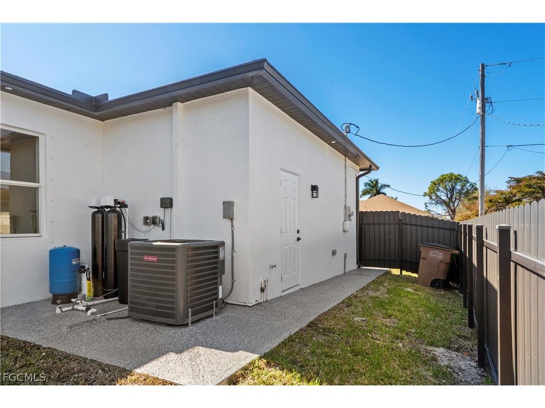 401 NW 27th Avenue Cape Coral FL 33993 2026007489 image45