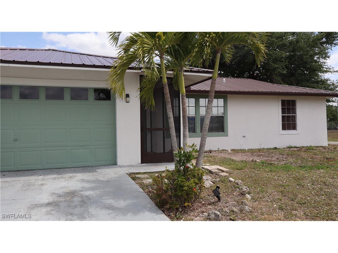 401 NW Juanita Court Cape Coral FL 33993 225032964 image1