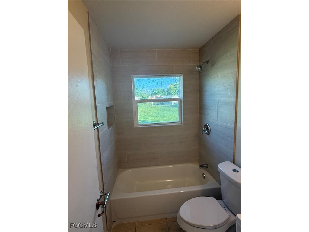 401 Oregon Road W Lehigh Acres FL 33971 2025010195 image4