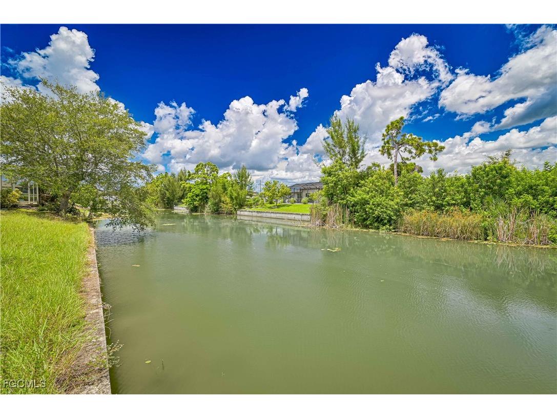 401 SE 14th Street Cape Coral FL 33990 2025003735 image3