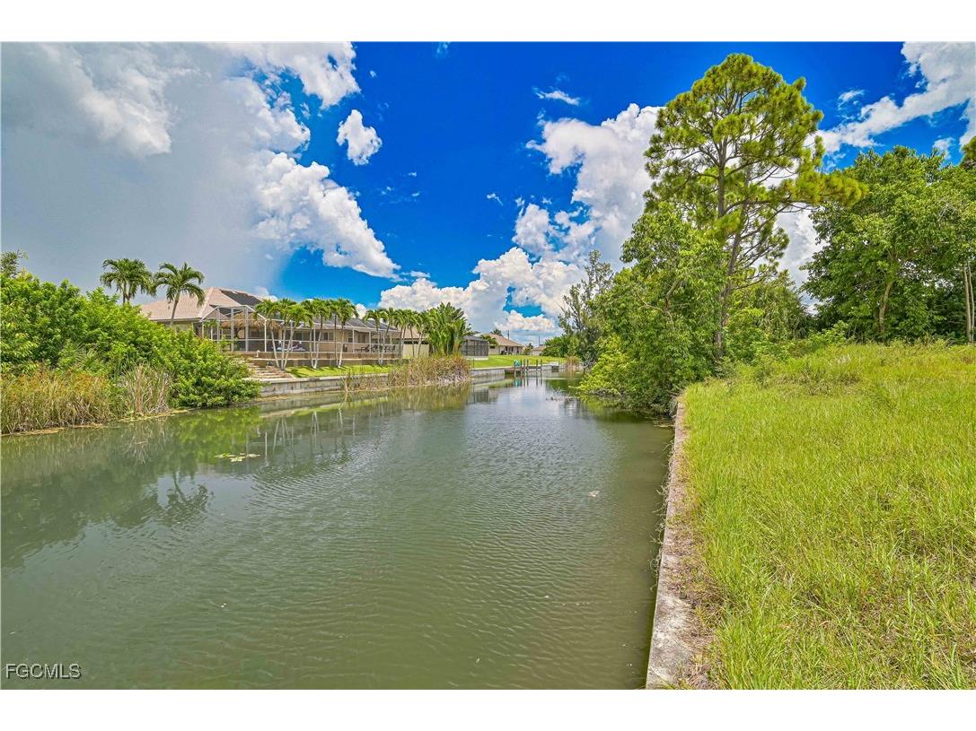 401 SE 14th Street Cape Coral FL 33990 2025003735 image4