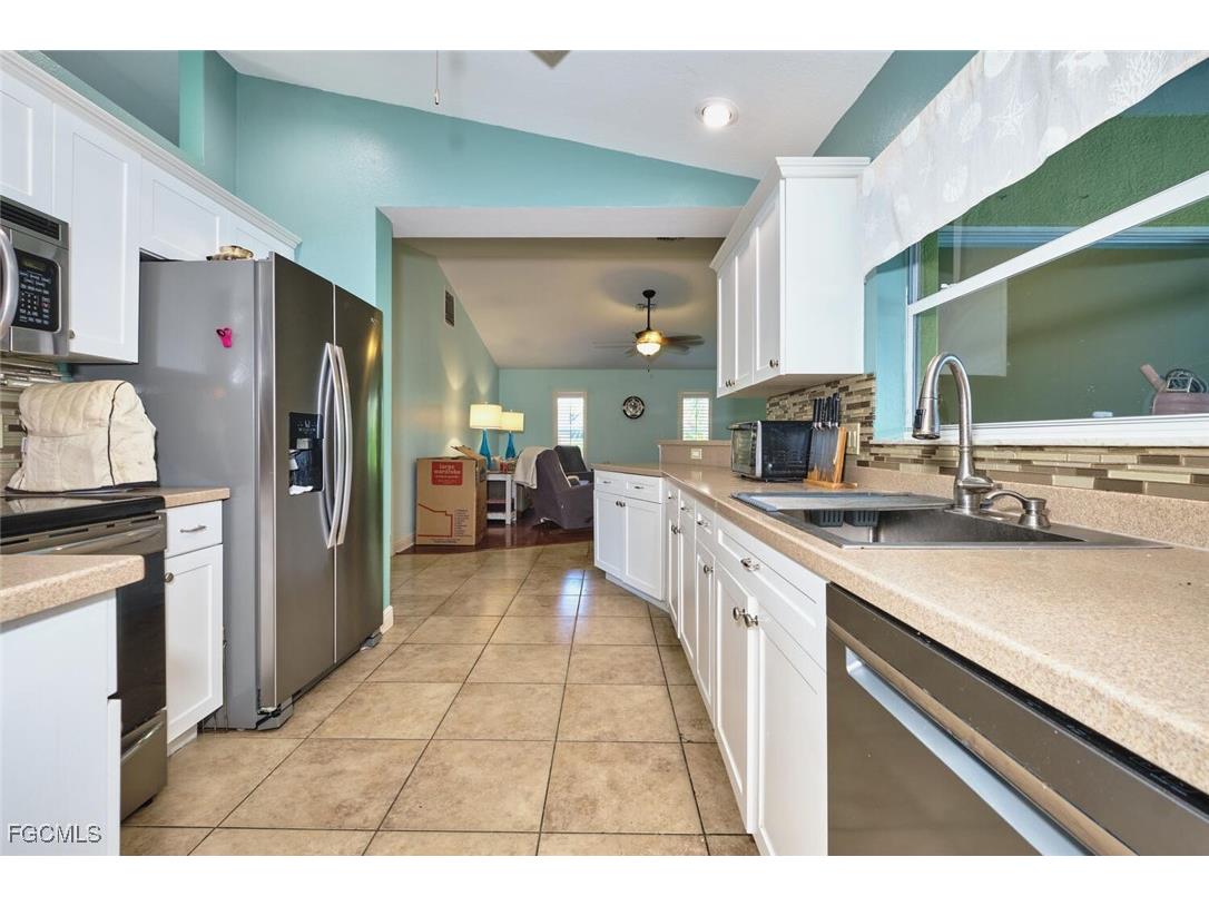 401 SE 23rd Terrace Cape Coral FL 33990 2026004120 image12