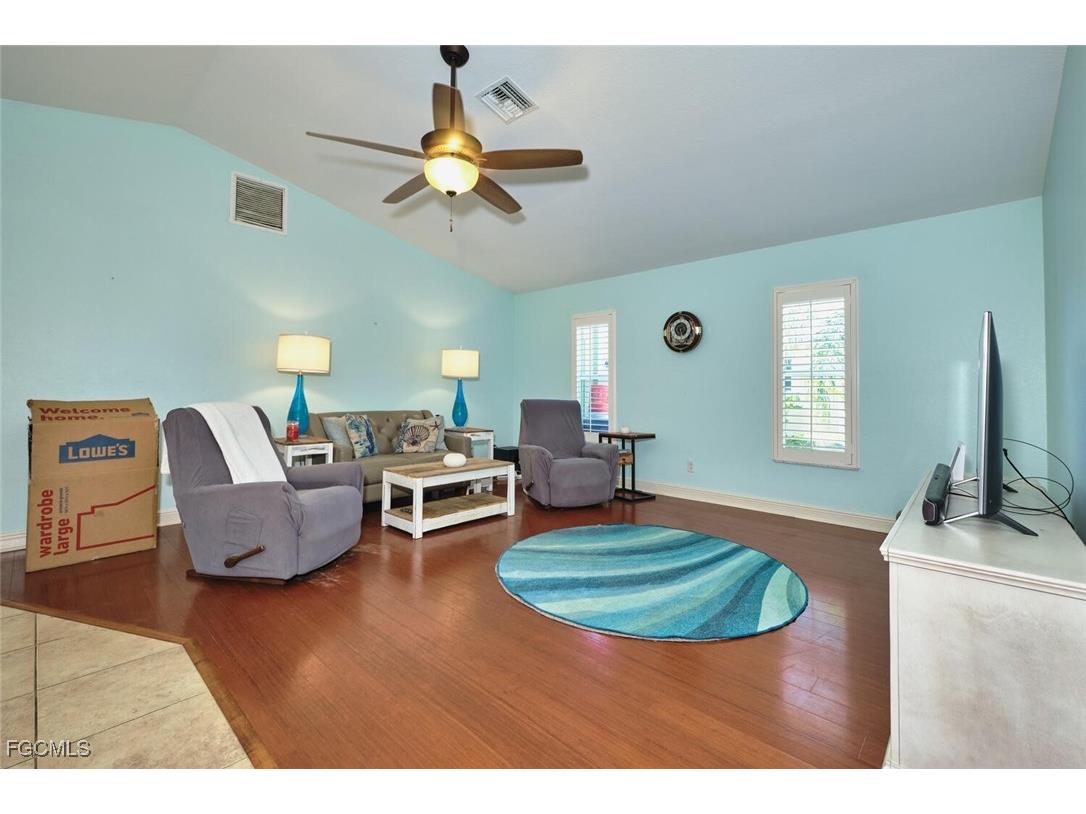 401 SE 23rd Terrace Cape Coral FL 33990 2026004120 image14