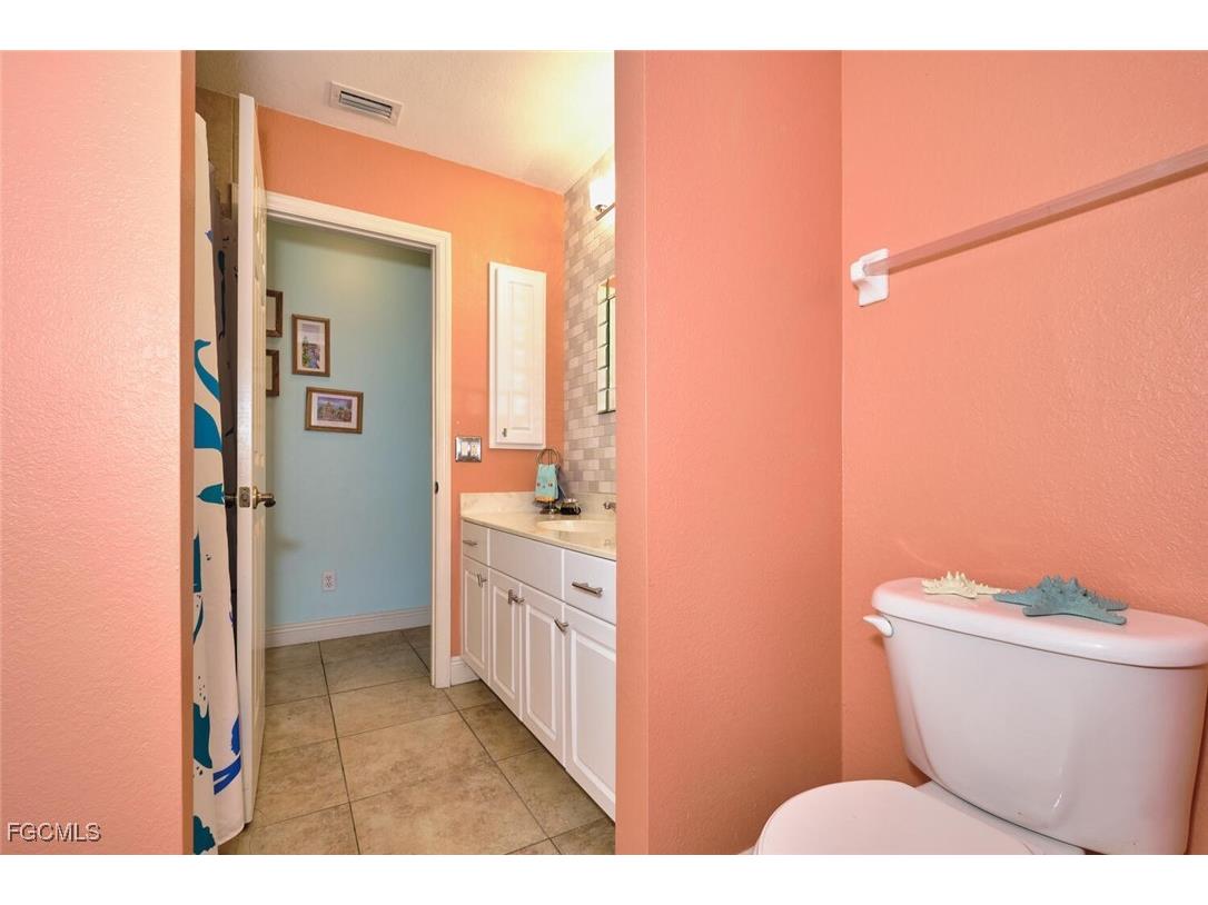 401 SE 23rd Terrace Cape Coral FL 33990 2026004120 image19