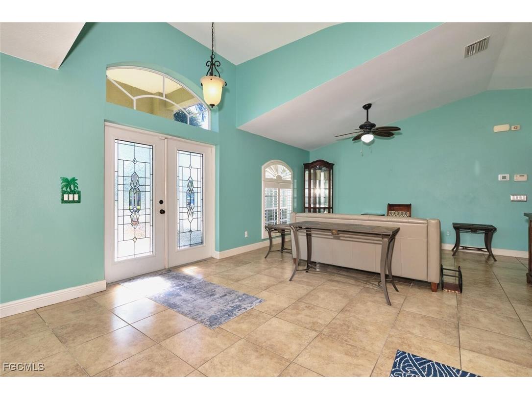 401 SE 23rd Terrace Cape Coral FL 33990 2026004120 image2