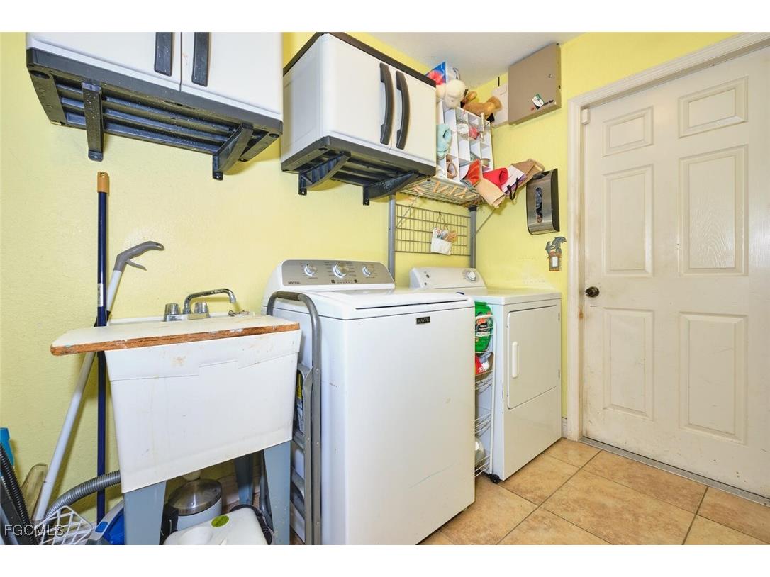 401 SE 23rd Terrace Cape Coral FL 33990 2026004120 image23