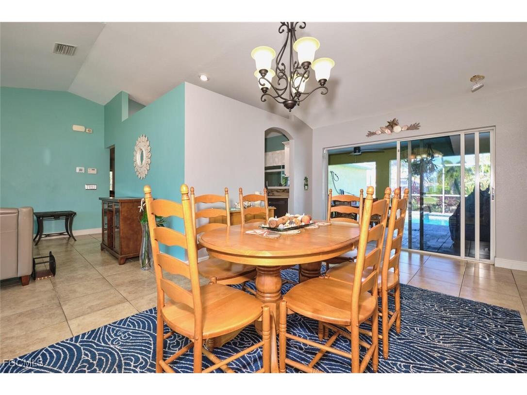 401 SE 23rd Terrace Cape Coral FL 33990 2026004120 image5