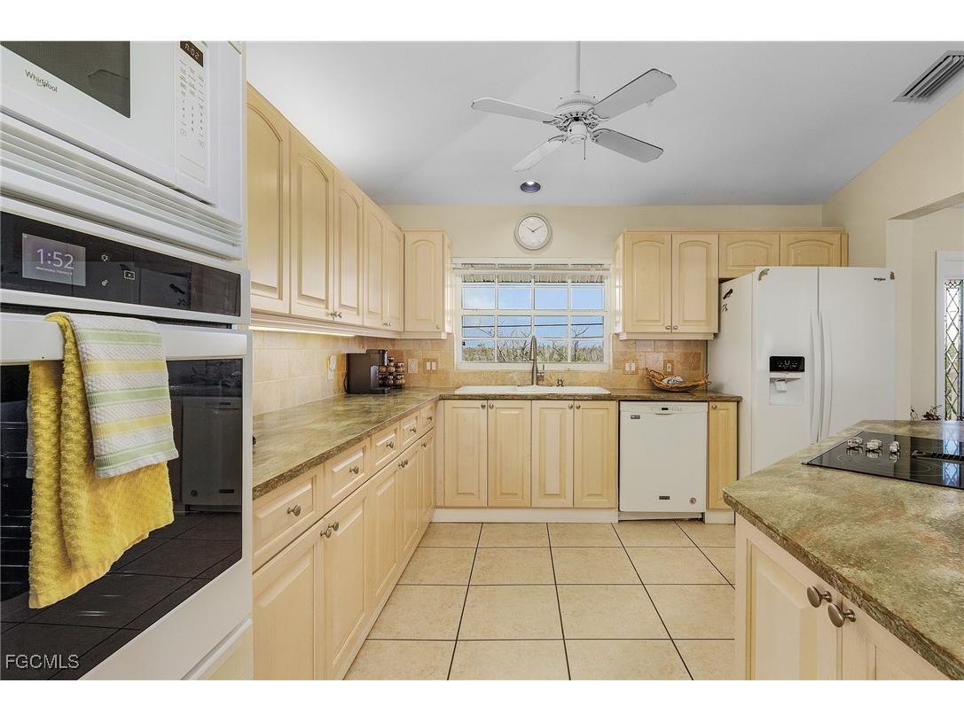 4011 Galt Island Avenue Saint James City FL 33956 2025011165 image9