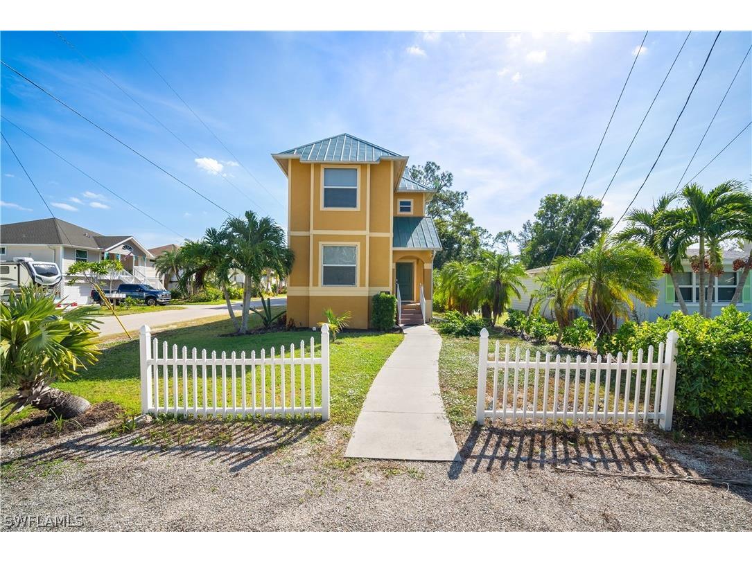 4011 Tarpon Avenue Bonita Springs FL 34134 226007380 image1