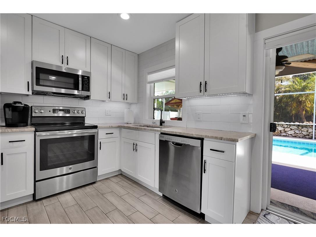 4013 SW 2nd Place Cape Coral FL 33914 2026010964 image11