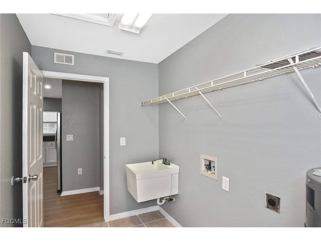 4016 35th Street SW Lehigh Acres FL 33976 2025014597 image6