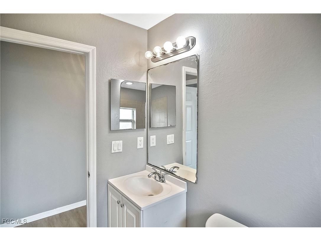 4016 35th Street SW Lehigh Acres FL 33976 2025014597 image8