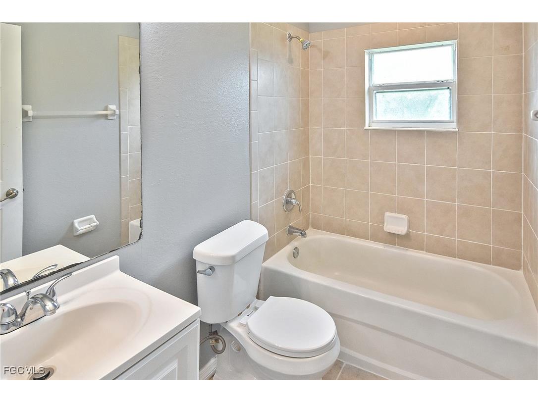 4016 35th Street SW Lehigh Acres FL 33976 2025014597 image9