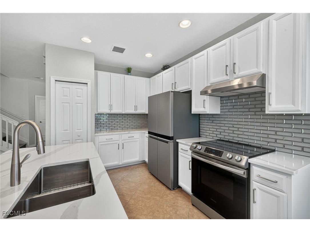 4018 Cherrybrook Loop Fort Myers FL 33966 2025018903 image10