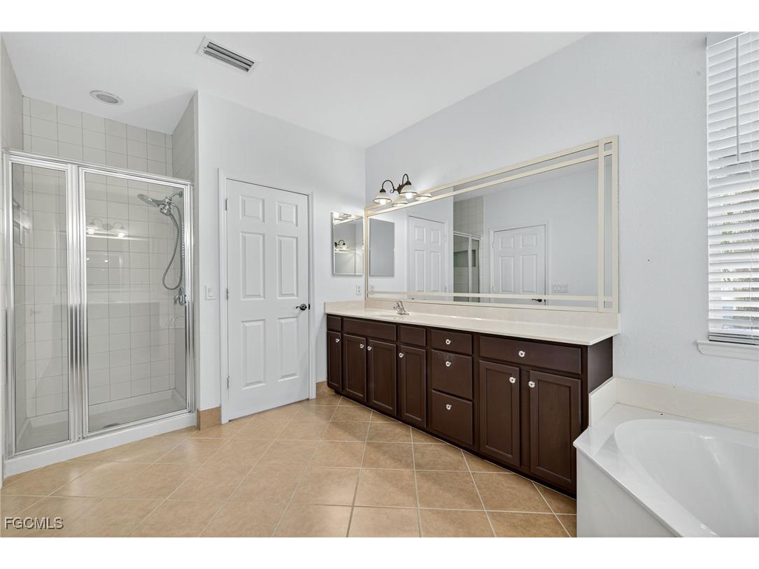 4018 Cherrybrook Loop Fort Myers FL 33966 2025018903 image18