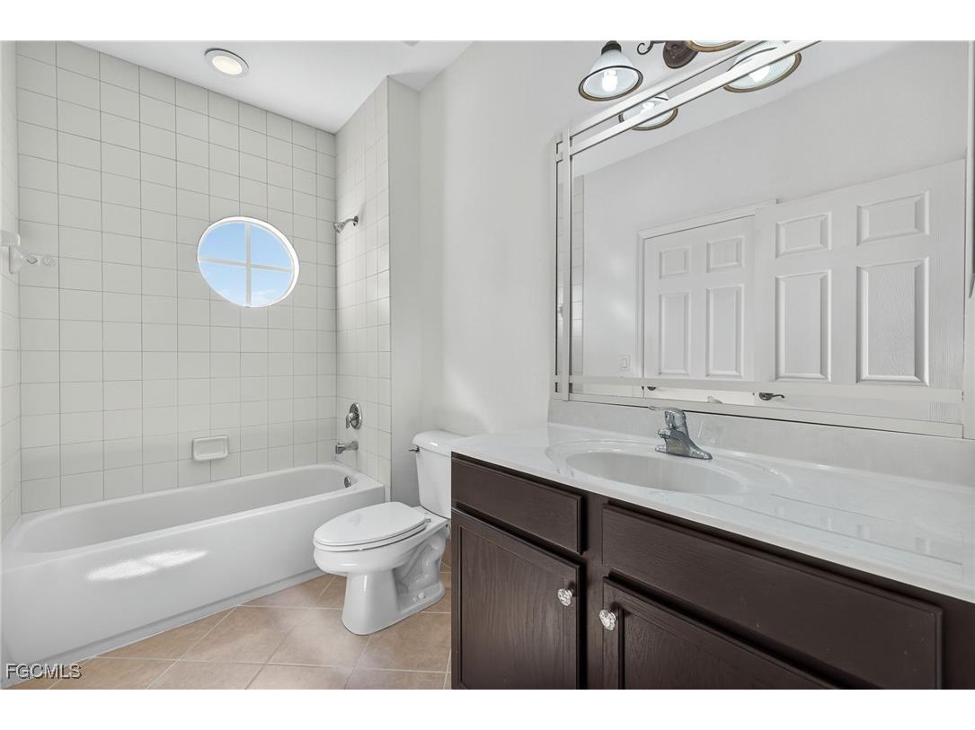 4018 Cherrybrook Loop Fort Myers FL 33966 2025018903 image23