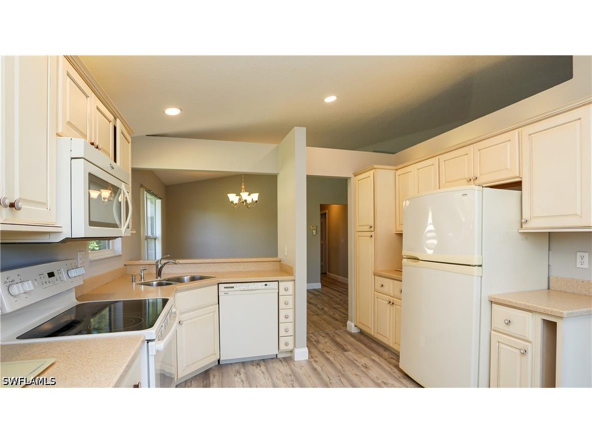 402 Emerald Bay Circle #E7 Naples FL 34110 226025399 image16