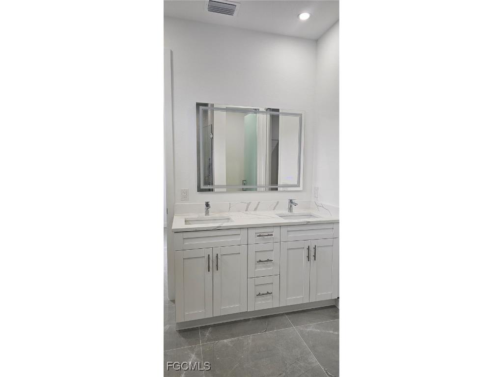 402 NW 10th Street Cape Coral FL 33993 2025007727 image22