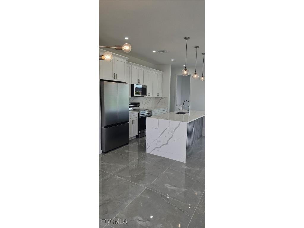 402 NW 10th Street Cape Coral FL 33993 2025007727 image6