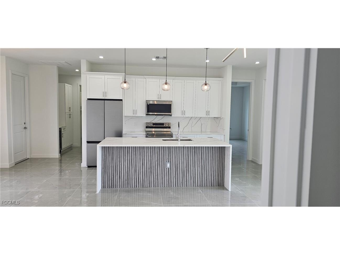 402 NW 10th Street Cape Coral FL 33993 2025007727 image9