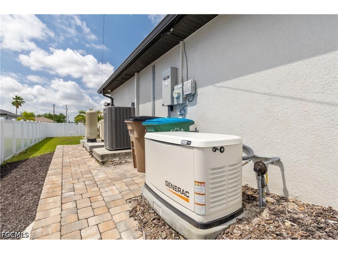 402 NW 18th Terrace Cape Coral FL 33993 2026020205 image2