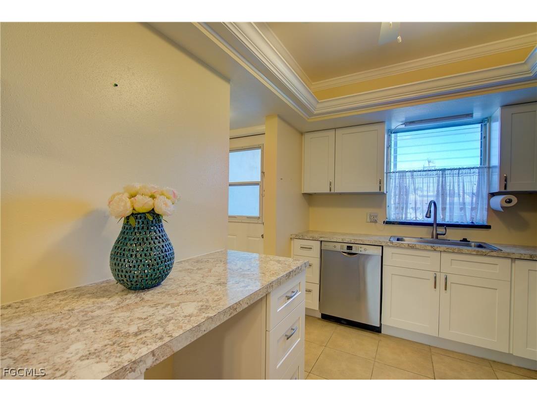 402 SE 42nd Terrace #3 Cape Coral FL 33904 2026011579 image3