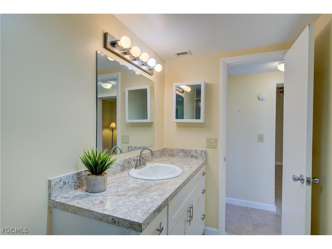 402 SE 42nd Terrace #3 Cape Coral FL 33904 2026011579 image9