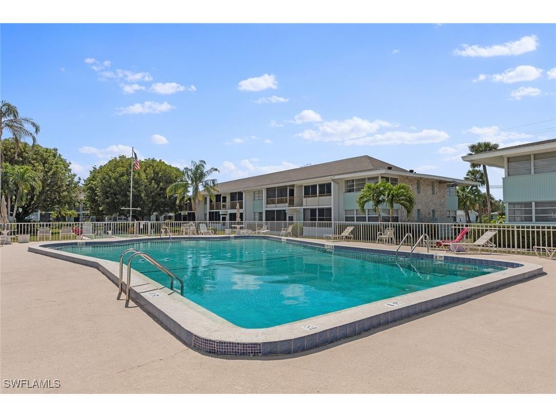 402 SE 42nd Terrace #D-7 Cape Coral FL 33904 226000522 image1