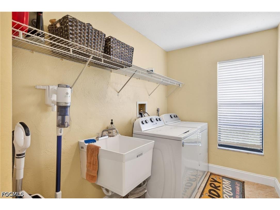 402 SW 37th Lane Cape Coral FL 33914 2026013229 image28