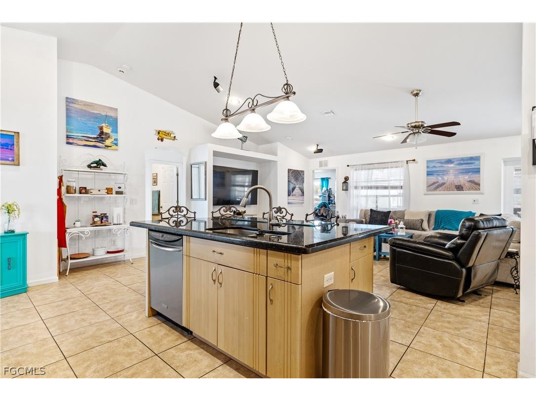 402 SW 46th Terrace Cape Coral FL 33914 2026010219 image12