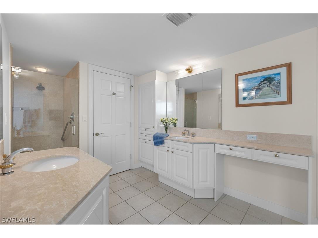 4021 Gulf Shore Boulevard N #202 Naples FL 34103 226010636 image21