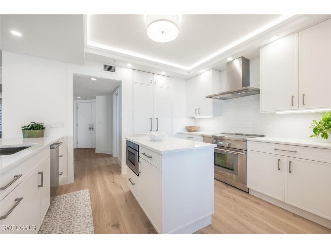 4021 Gulf Shore Boulevard N #702 Naples FL 34103 225076990 image21