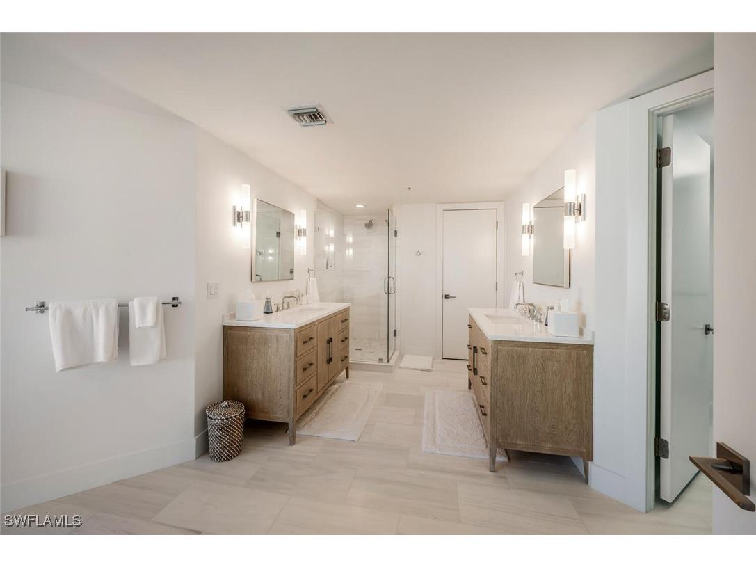 4021 Gulf Shore Boulevard N #702 Naples FL 34103 225076990 image30