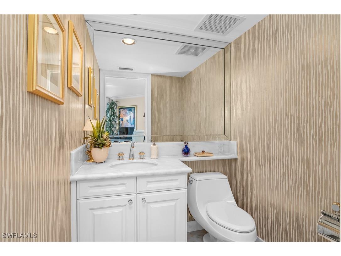 4021 Gulf Shore Boulevard N #903 Naples FL 34103 225082432 image18