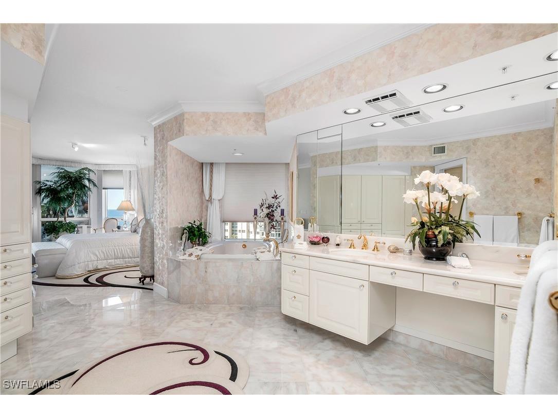 4021 Gulf Shore Boulevard N #903 Naples FL 34103 225082432 image30