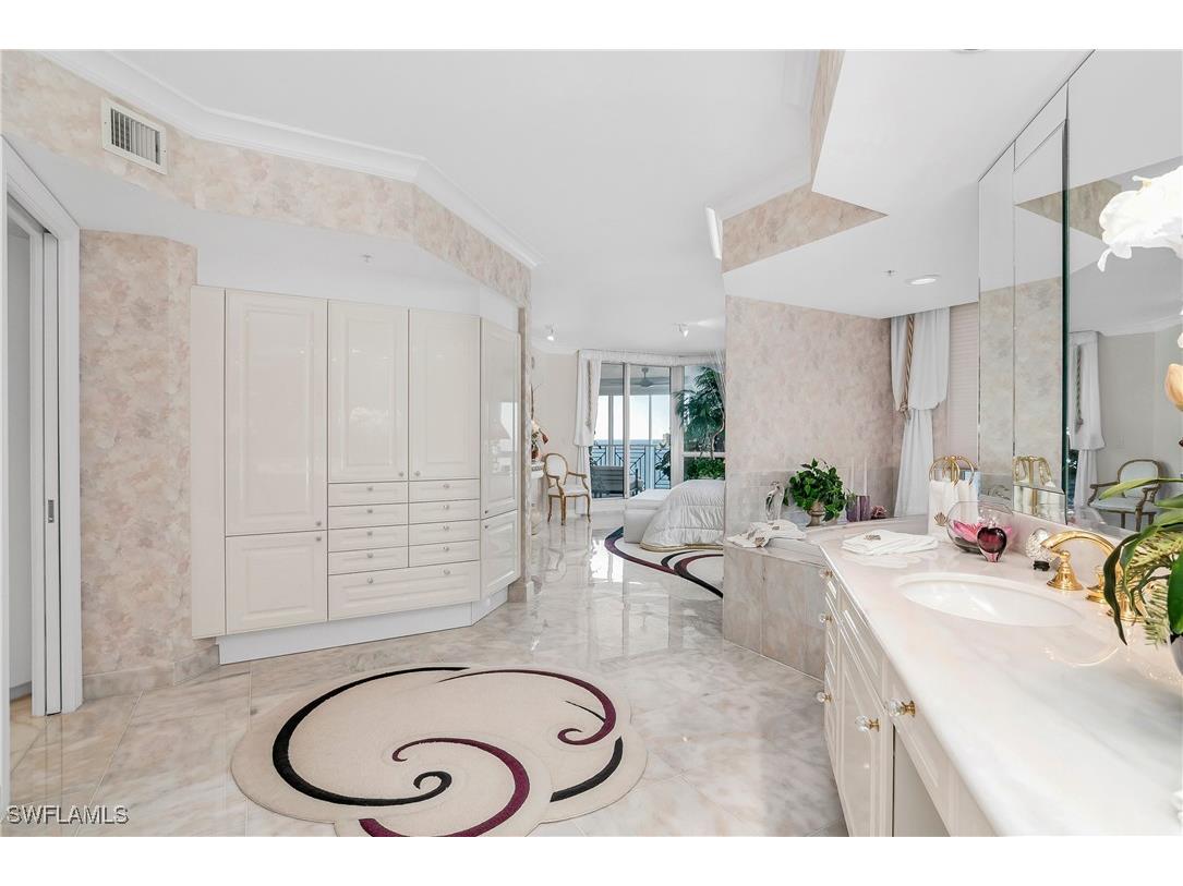 4021 Gulf Shore Boulevard N #903 Naples FL 34103 225082432 image31