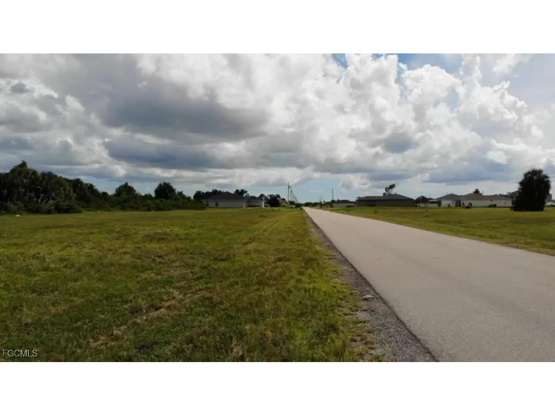 4021 NW 37th Avenue Cape Coral FL 33993 2025010872 image1