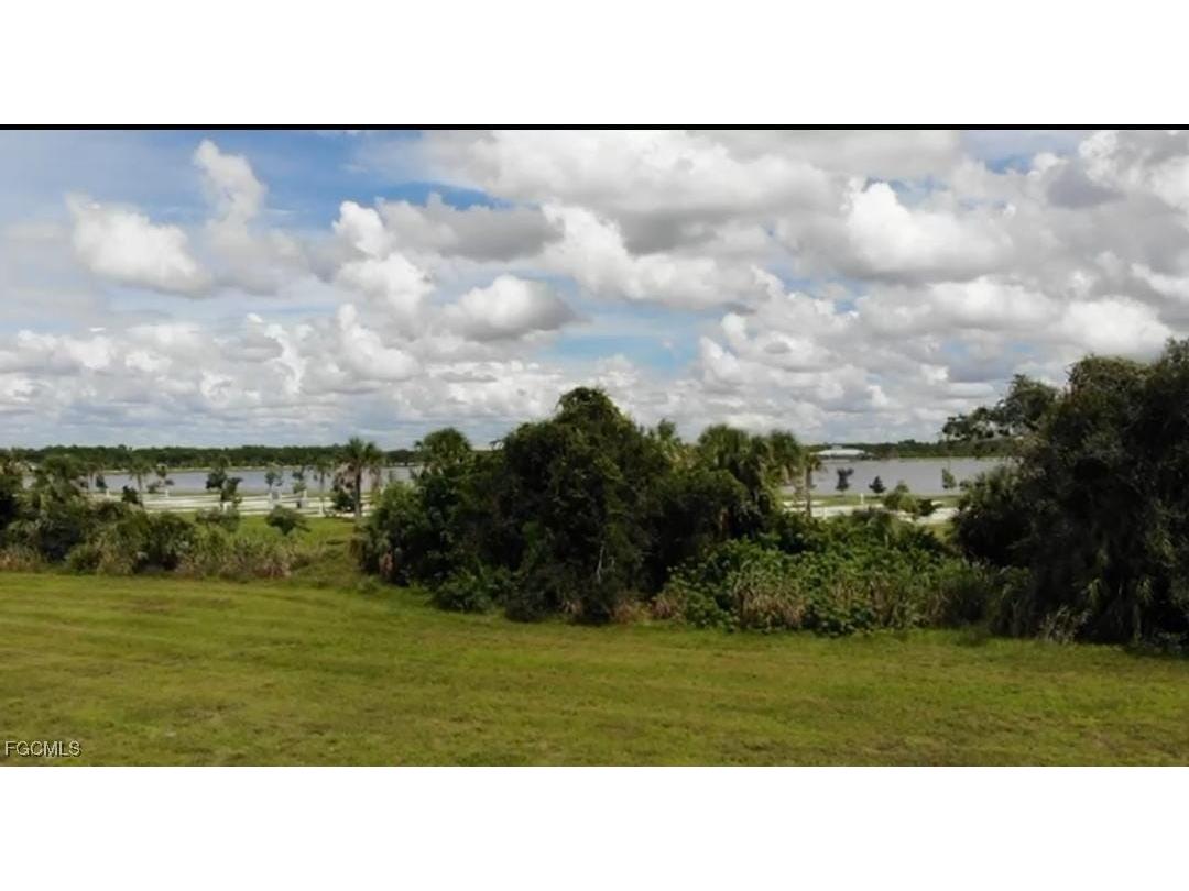 4021 NW 37th Avenue Cape Coral FL 33993 2025010872 image2